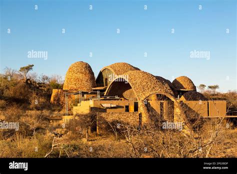 Le Déclin de Mapungubwe: Un Mystère Architectural et un Retour vers la Nature?